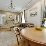 Apartment Dzirnavu Residense *